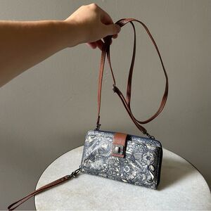 Sakroots Navy Desert Spirit Circle Crossbody Wristlet Wallet Bifold Boho Bag